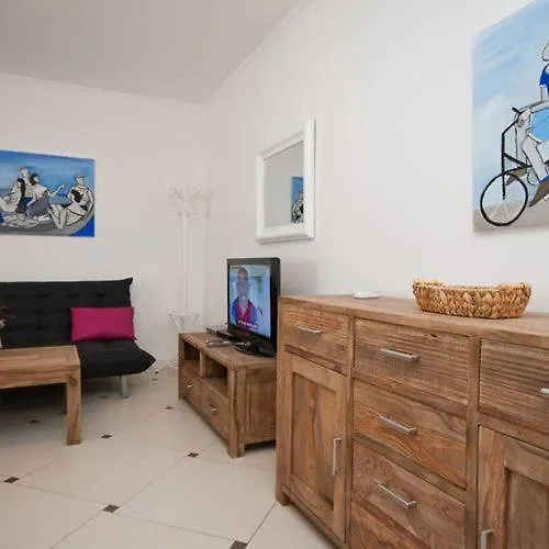Apartments Nathalie Baska  Baska (Krk)