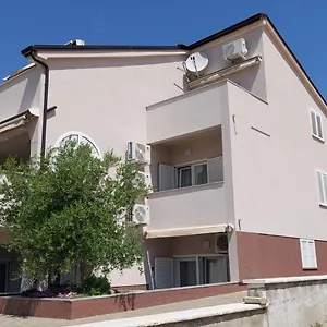 Apartman Pirun, Baška